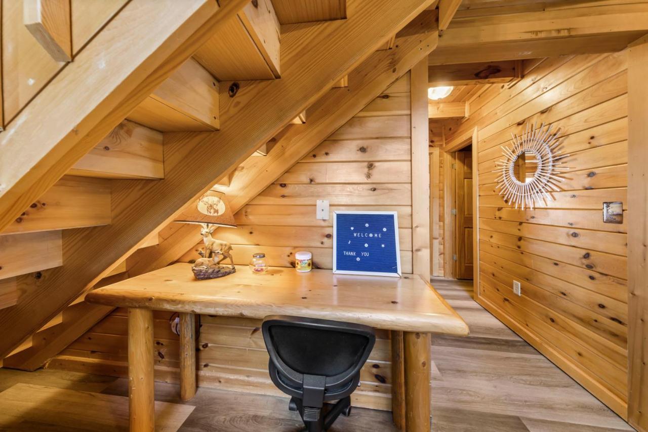 Serenity, A Rustic Log Cabin Retreat Sevierville Eksteriør bilde